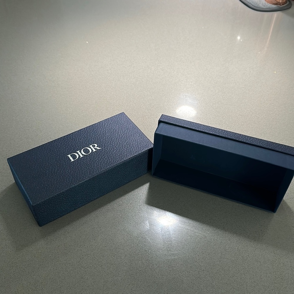Empty box